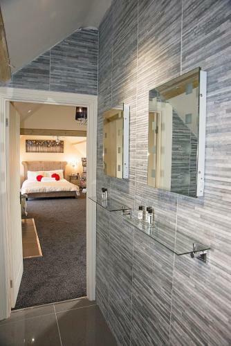 Cranberries Luxury Hideaway