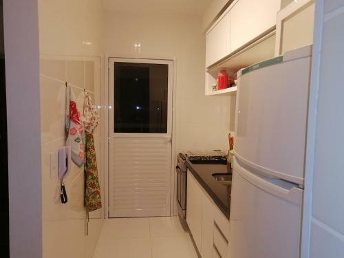 Apartamento, Ampla Sacada Com Vista Para O Mar!