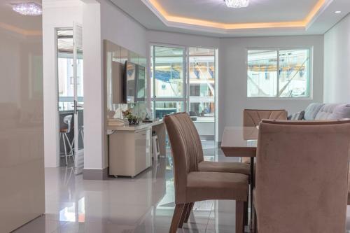 Apartamento Apto Com Area Gourmet Perto Da Meia Praia, Itapema