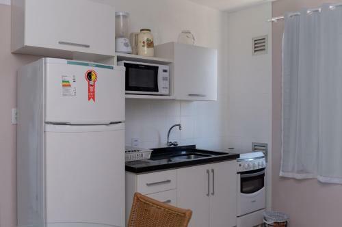Apartamentos Residencial Larissa Elena