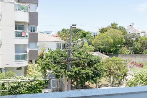 Apartamentos Residencial Larissa Elena
