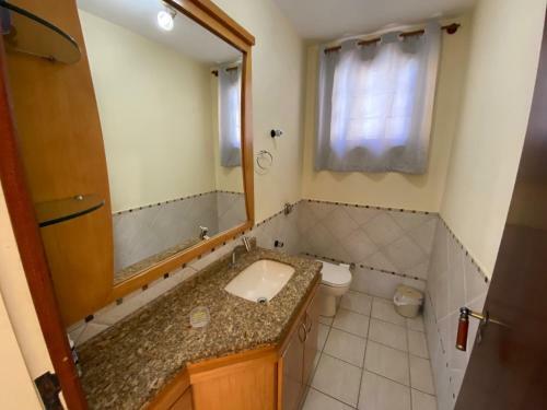 Casa 3 Dormit�rios Jurere Internacional