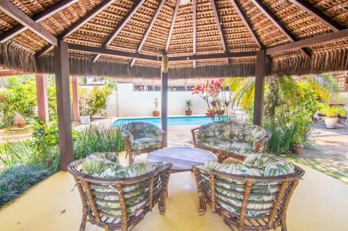 Casa Agrad�vel Com Piscina E Churrasqueira !