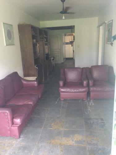 Apartamento Enseada � 450m Da Praia