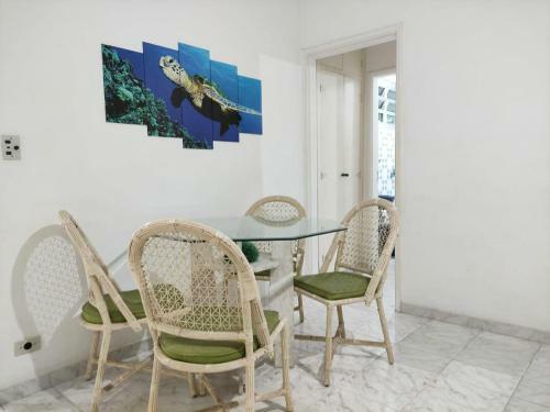 Apartamento Enseada A Duas Quadras Da Praia