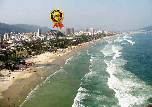 Apartamento Enseada A Duas Quadras Da Praia
