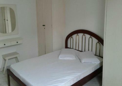 Apartamento Enseada A Duas Quadras Da Praia