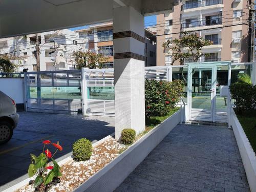 Lindo Apartamento Enseada At� 6 Pessoas - 2 Quartos - 200mt Da Praia