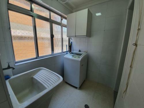 Lindo Apartamento Enseada At� 6 Pessoas - 2 Quartos - 200mt Da Praia