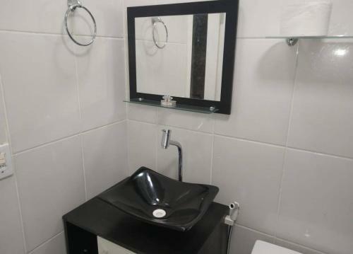 Apartamento Enseada 800 Metros Da Praia