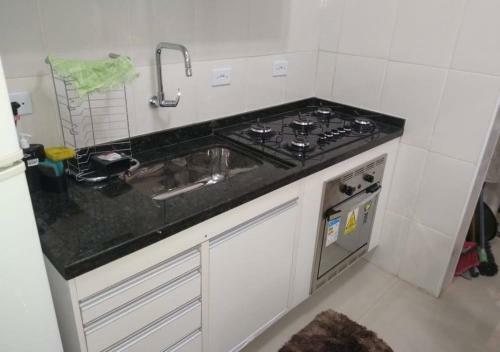 Apartamento Enseada 800 Metros Da Praia