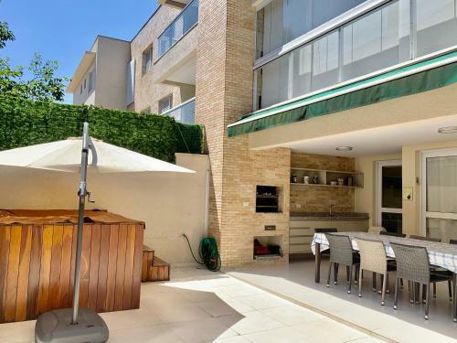 Apartamento Enseada A 100m Da Praia