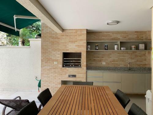 Apartamento Enseada A 100m Da Praia