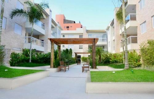 Apartamento Enseada A 100m Da Praia