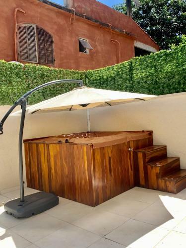 Apartamento Enseada A 100m Da Praia