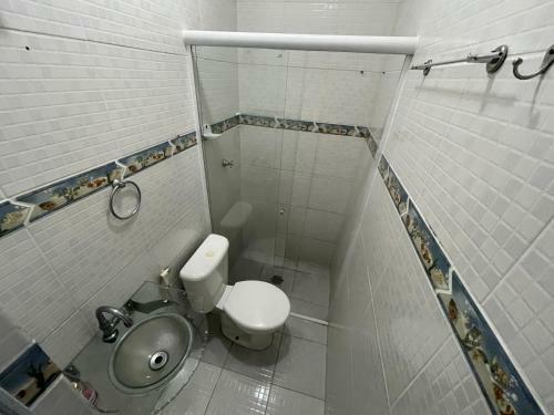 Apartamento 11 Praia Da Enseada Com 2 Dorm Sendo 1 Suite Com Piscina