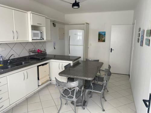 Apartamento Cobertura Guaruj� Apto Com Jacuzzi E Churrasqueira