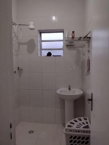 Sobrado Confort�vel - 300m Da Praia
