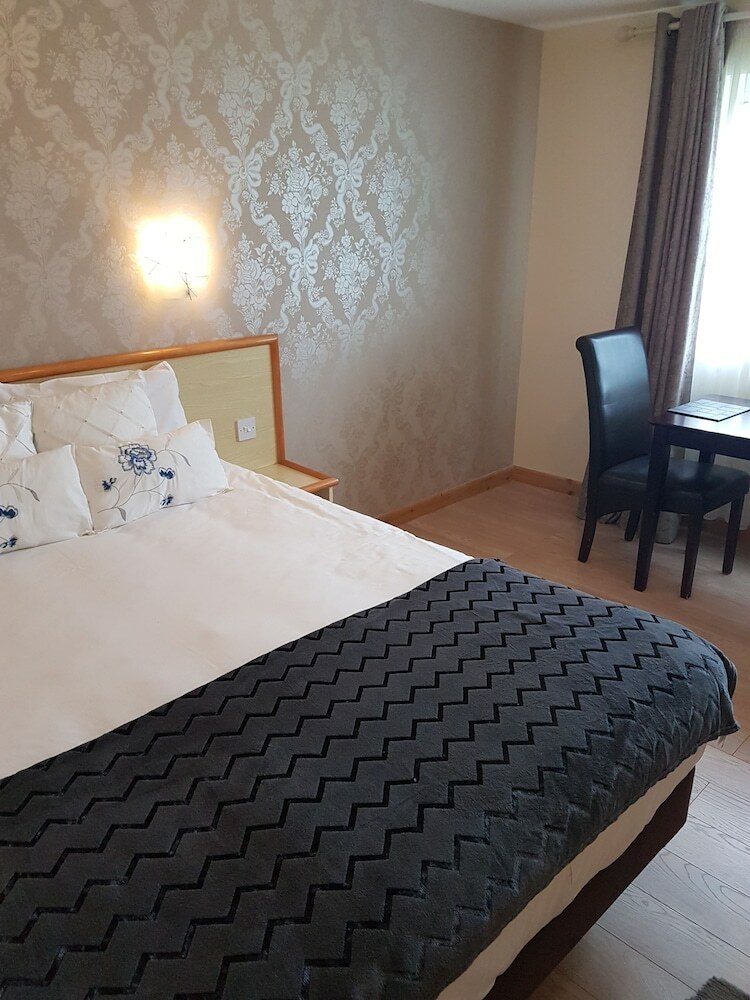 Travel Plaza Hotel