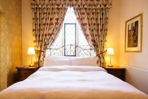 Hotel Nevill Arms Inn