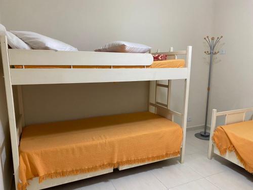 Apartamento Enseada - Duas Quadras Da Praia. Show.