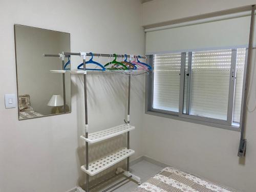 Apartamento Enseada - Duas Quadras Da Praia. Show.