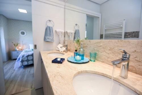 Apartamento Apto de Luxo, 3 Suites, 1 Master E 2 Americanas, Centro 300mtos Rua Coberta, Gramado