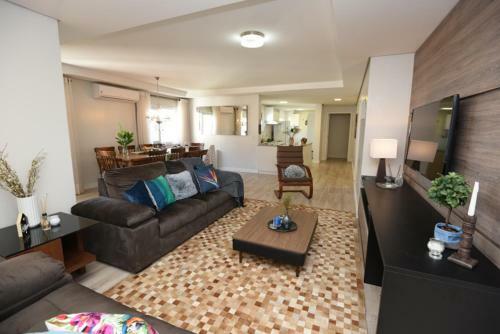 Apartamento Apto de Luxo, 3 Suites, 1 Master E 2 Americanas, Centro 300mtos Rua Coberta, Gramado