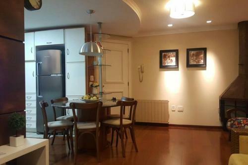 Maravilhoso Apartamento No Centro De Gramado