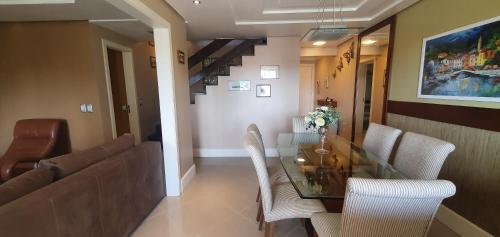 Apartamento Cobertura Na Borges De Medeiros - ( 3 Quadras Rua Coberta )