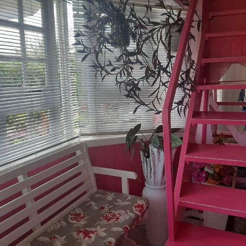 Chale Encantos Rosa House