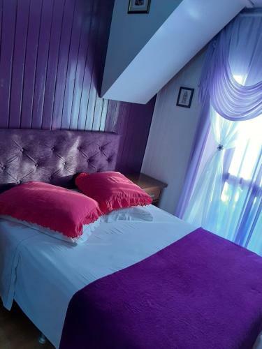 Chale Encantos Rosa House