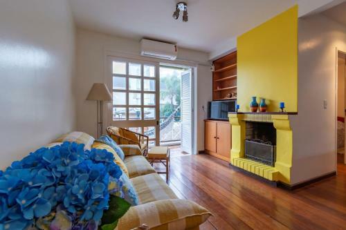 Rosa Apartamento Ed Saint Moritz Centro Gramado