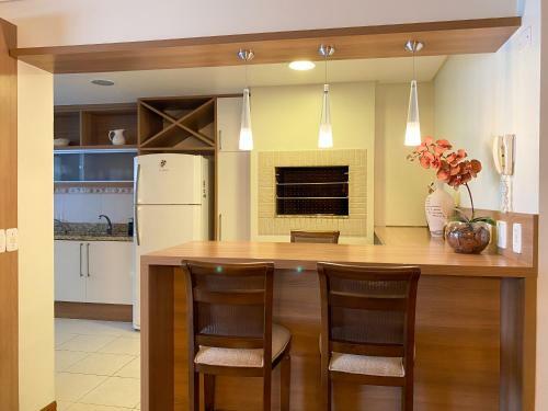 Apartamento Primavera, A 600 Metros Da Rua Coberta, Com 2 Quartos