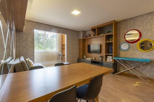 Rosa Apartamento Conte 205 B