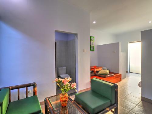 Rise Apartment Sanur With Pool