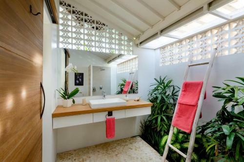 Villa Jasmine - Stroll To The Beach, Shops And Spas