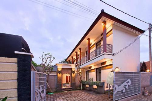 Hostal Dirga Guest House