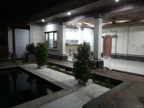 Hostal Maguna Guest House