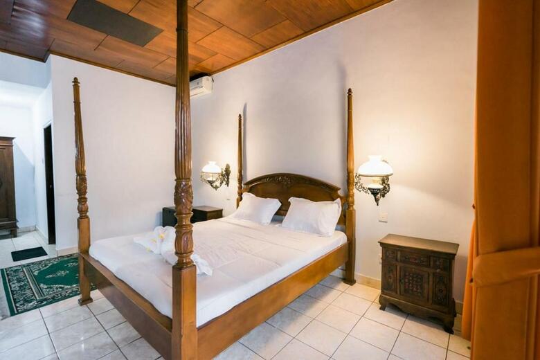Hostal New Ananda Beach Hotel