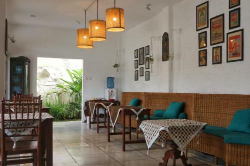 Hinggil Homestay Syariah Redpartner
