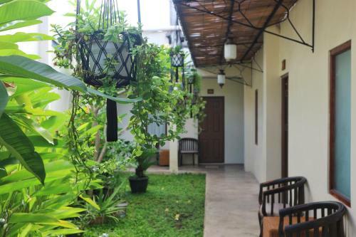 Hinggil Homestay Syariah Redpartner