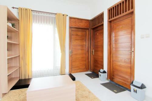 Hostal Embe Joglo Homestay