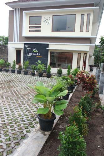 Hostal Embe Joglo Homestay
