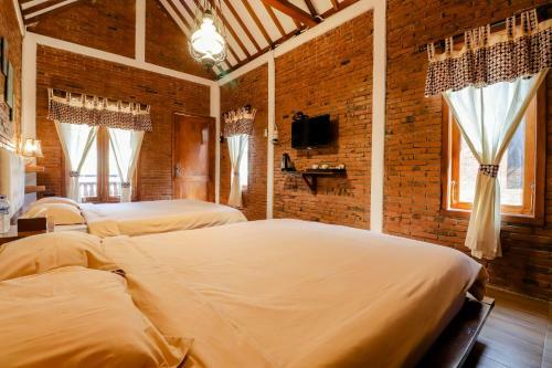 Omah Teras Bata Guesthouse