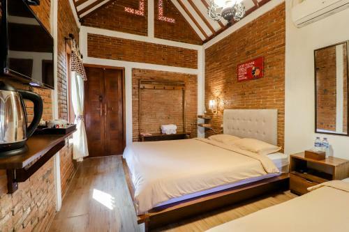 Omah Teras Bata Guesthouse