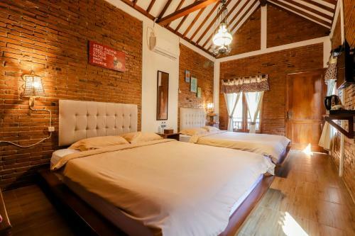 Omah Teras Bata Guesthouse