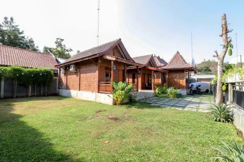 Omah Teras Bata Guesthouse
