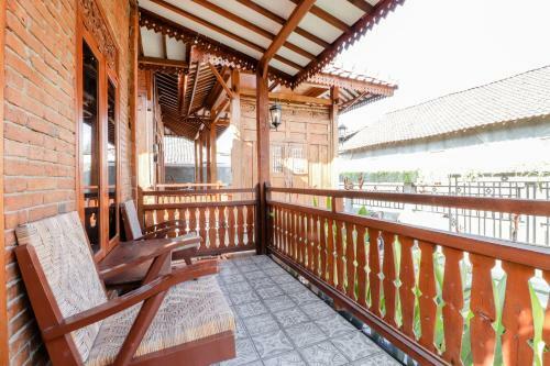 Omah Teras Bata Guesthouse