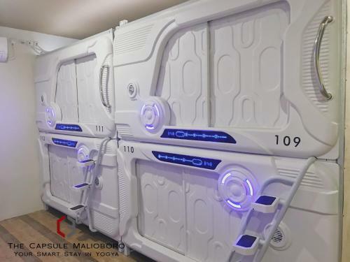 Albergue The Capsule Malioboro